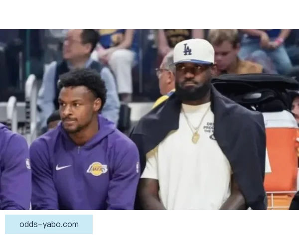 詹姆斯感慨与布朗尼实现父子连线并称其天赋出众投篮能力极为顶尖 詹姆斯感慨与布朗尼实现父子连线并称其天赋出众投篮能力极为顶尖