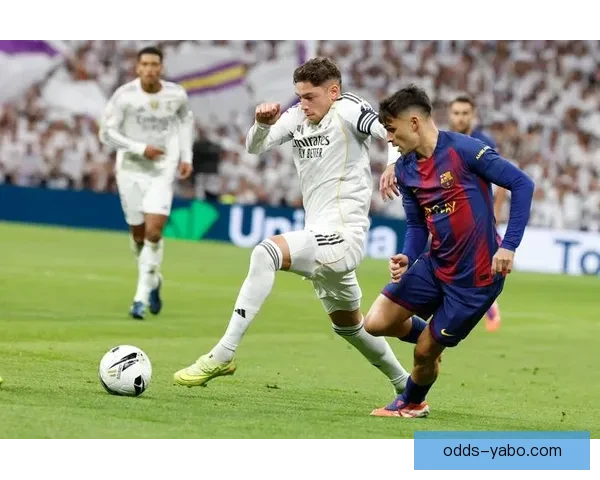 巴尔韦德妻子怒斥巴萨红牌改判：这不是红牌，球场应该关门了